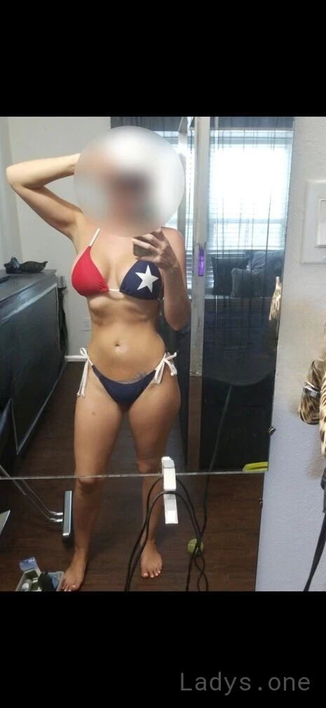HOLLI HEAVENS, 33 years beautiful nude San Antonio escorts girl, height 163 sm, Weight 59 kg