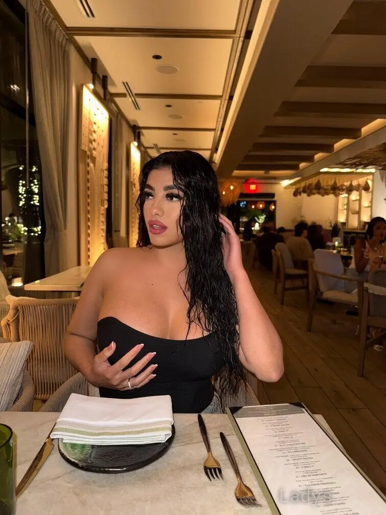 Naylan Rodriguez, 22 years beautiful nude San Antonio escorts girl, height 161 sm, Weight 57 kg