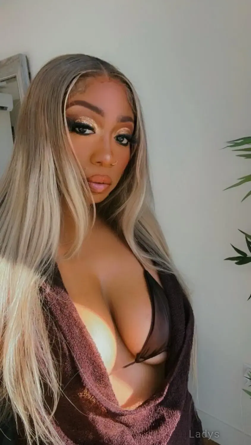 LONNIE, 26 years old San Diego escort girl with big tits, height 173 sm, Weight 67 kg