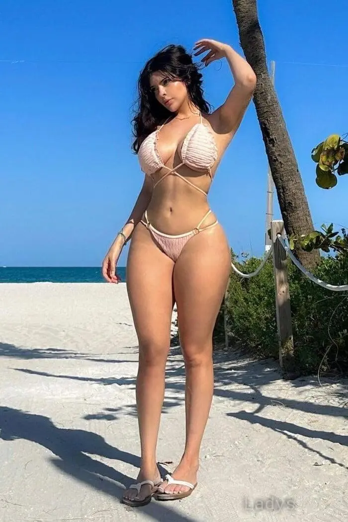 NohemyOrosco, 26 years old San Diego escort girl with big tits, height 155 sm, Weight 53 kg