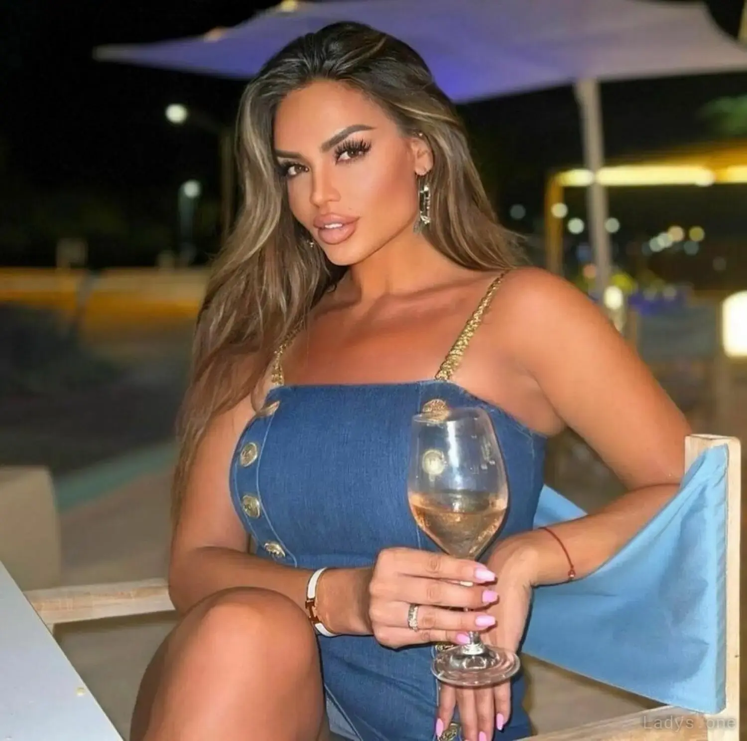 ALICE SKY, 22 years beautiful nude San Diego escorts girl, height 171 sm, Weight 52 kg