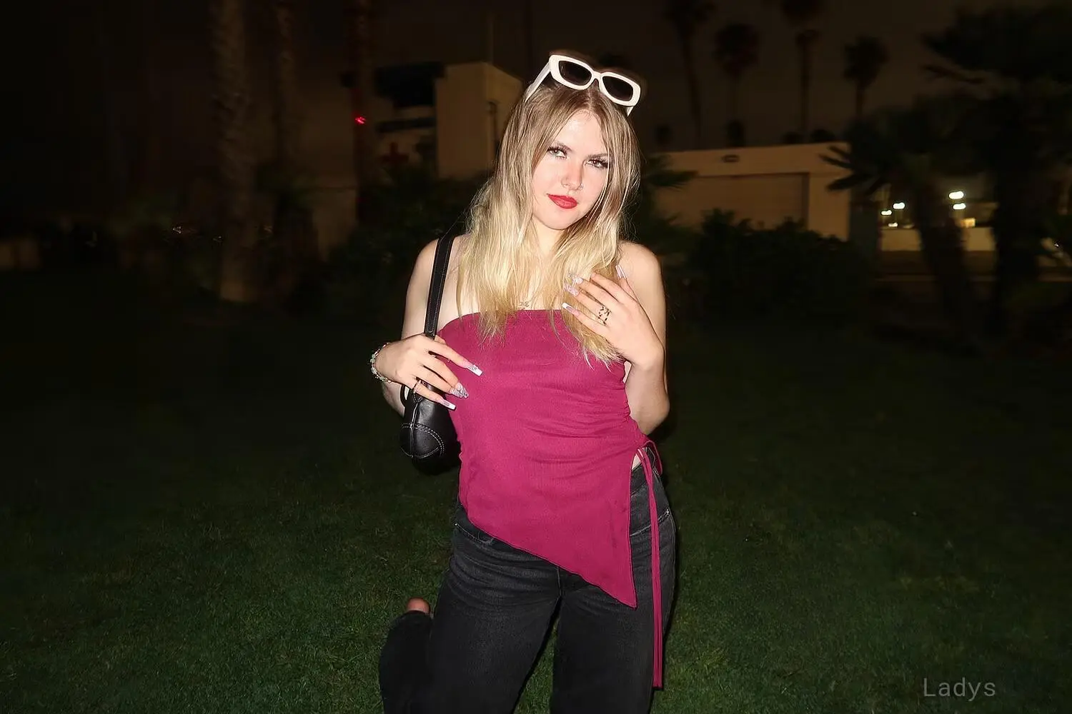 Alyvia, 21 years beautiful nude San Diego escorts girl, height 164 sm, Weight 54 kg