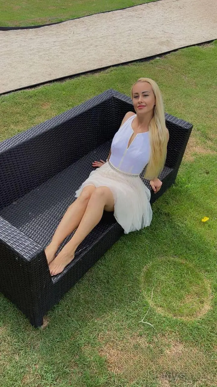 Anita, 20 years beautiful nude San Diego escorts girl, height 167 sm, Weight 52 kg