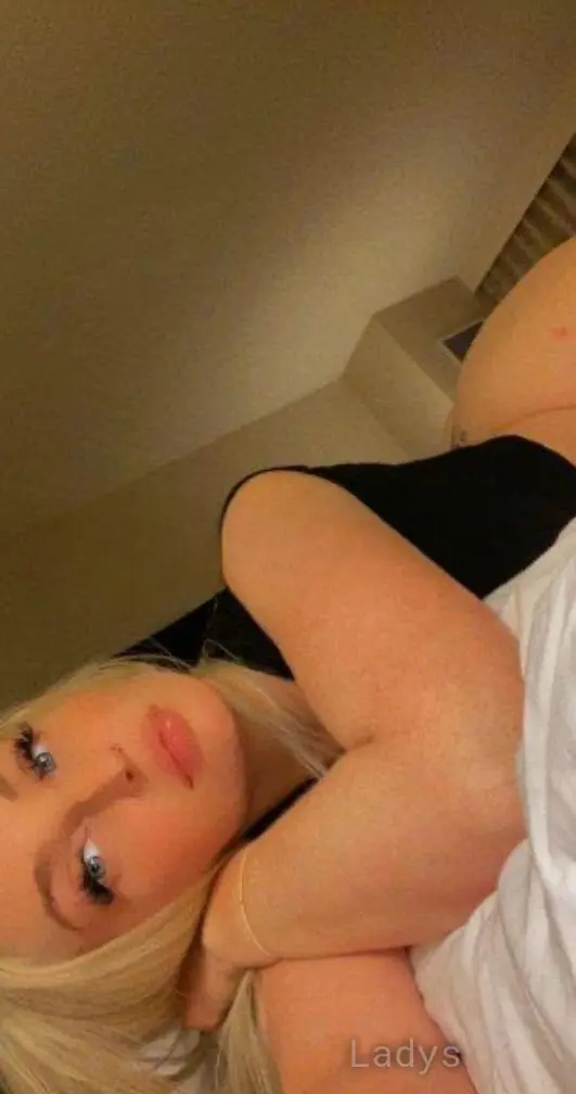 Aspen, 25 years beautiful nude San Diego escorts girl, height 161 sm, Weight 57 kg