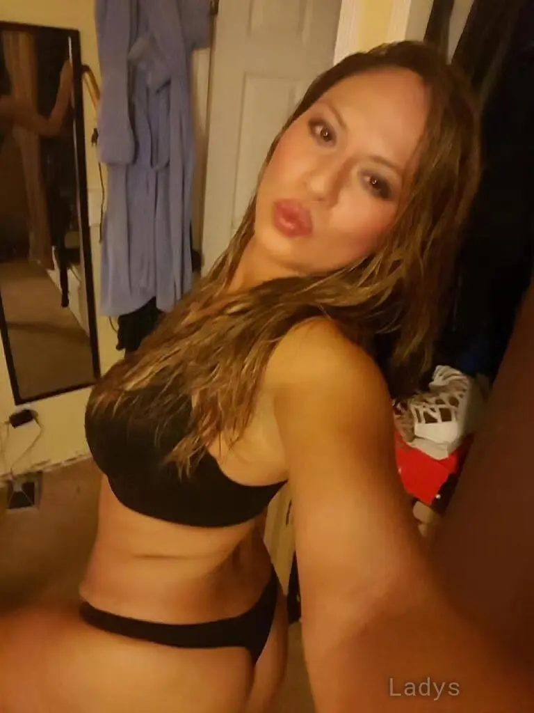 Cecilia, 28 years beautiful nude San Diego escorts girl, height 161 sm, Weight 62 kg