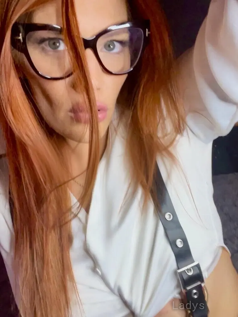 Chloe Bonnasse, 30 years beautiful nude San Diego escorts girl, height 174 sm, Weight 59 kg