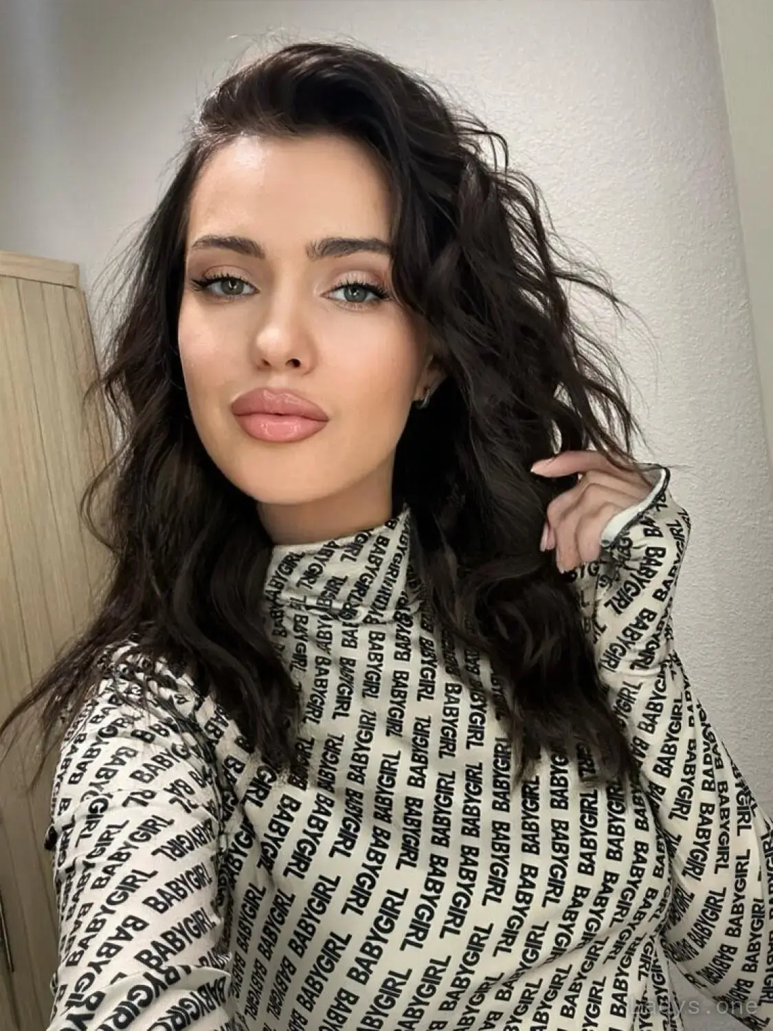 ELENA, 24 years beautiful nude San Diego escorts girl, height 172 sm, Weight 50 kg