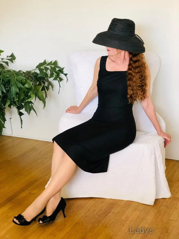 Ella, 60 years beautiful nude San Diego escorts girl, height 173 sm, Weight 61 kg