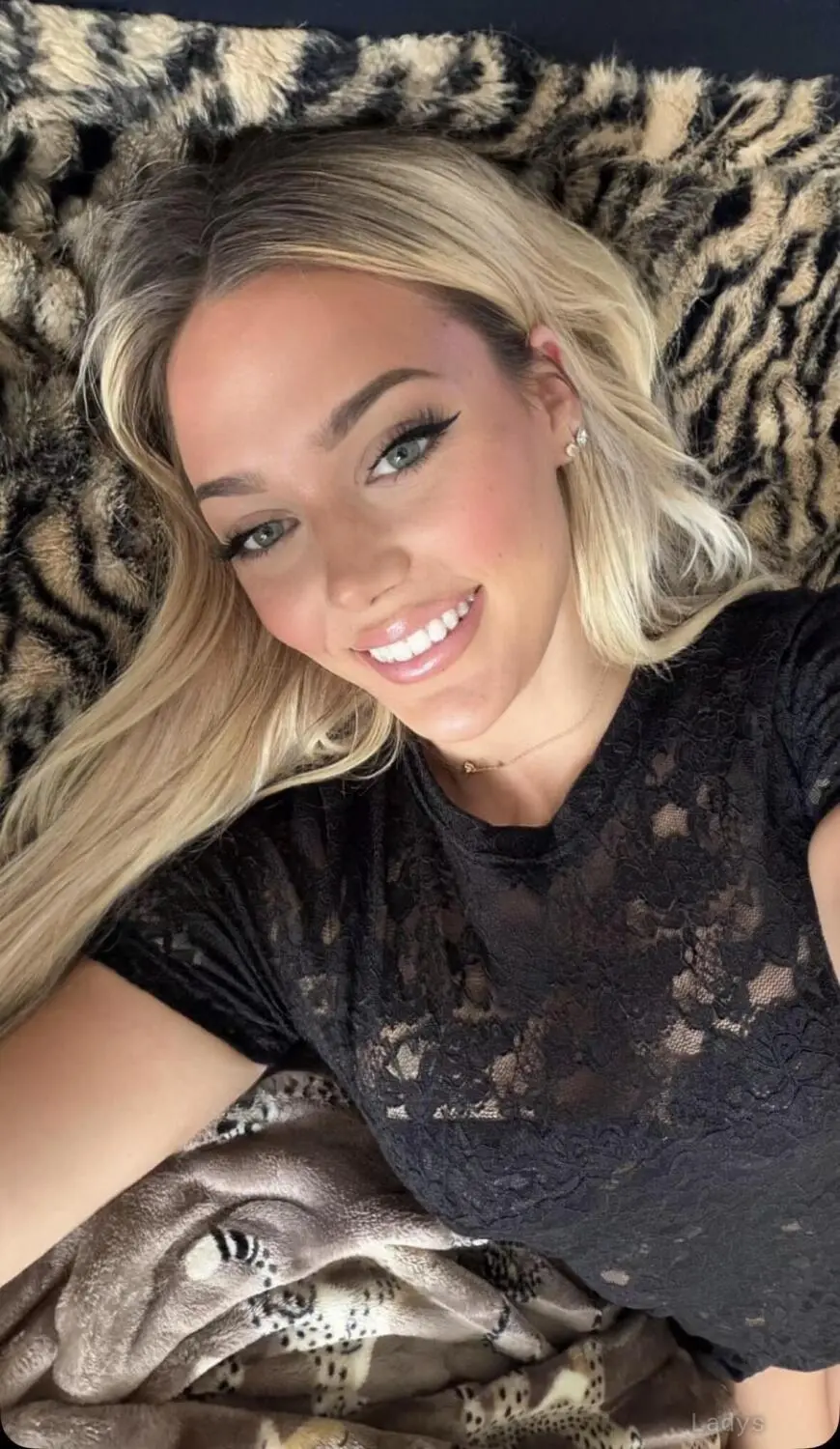 Fun and meet up, 28 years beautiful nude San Diego escorts girl, height 181 sm, Weight 58 kg