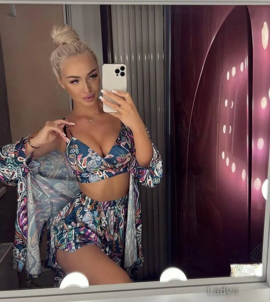 KATE, 21 years beautiful nude San Diego escorts girl, height 170 sm, Weight 51 kg