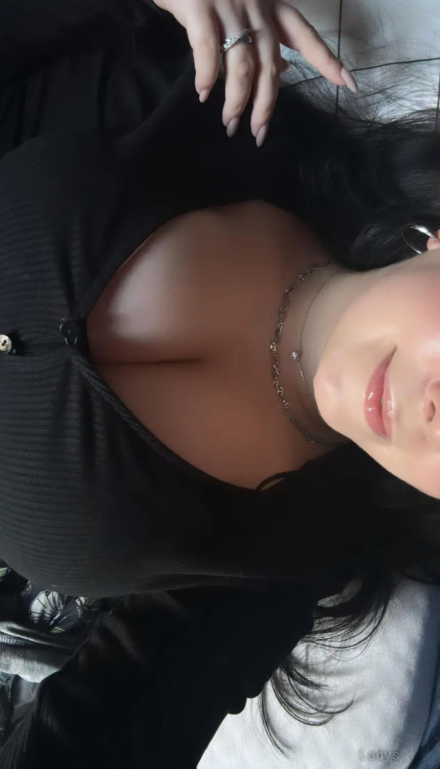 Marisa thomas, 23 years beautiful nude San Diego escorts girl, height 155 sm, Weight 55 kg