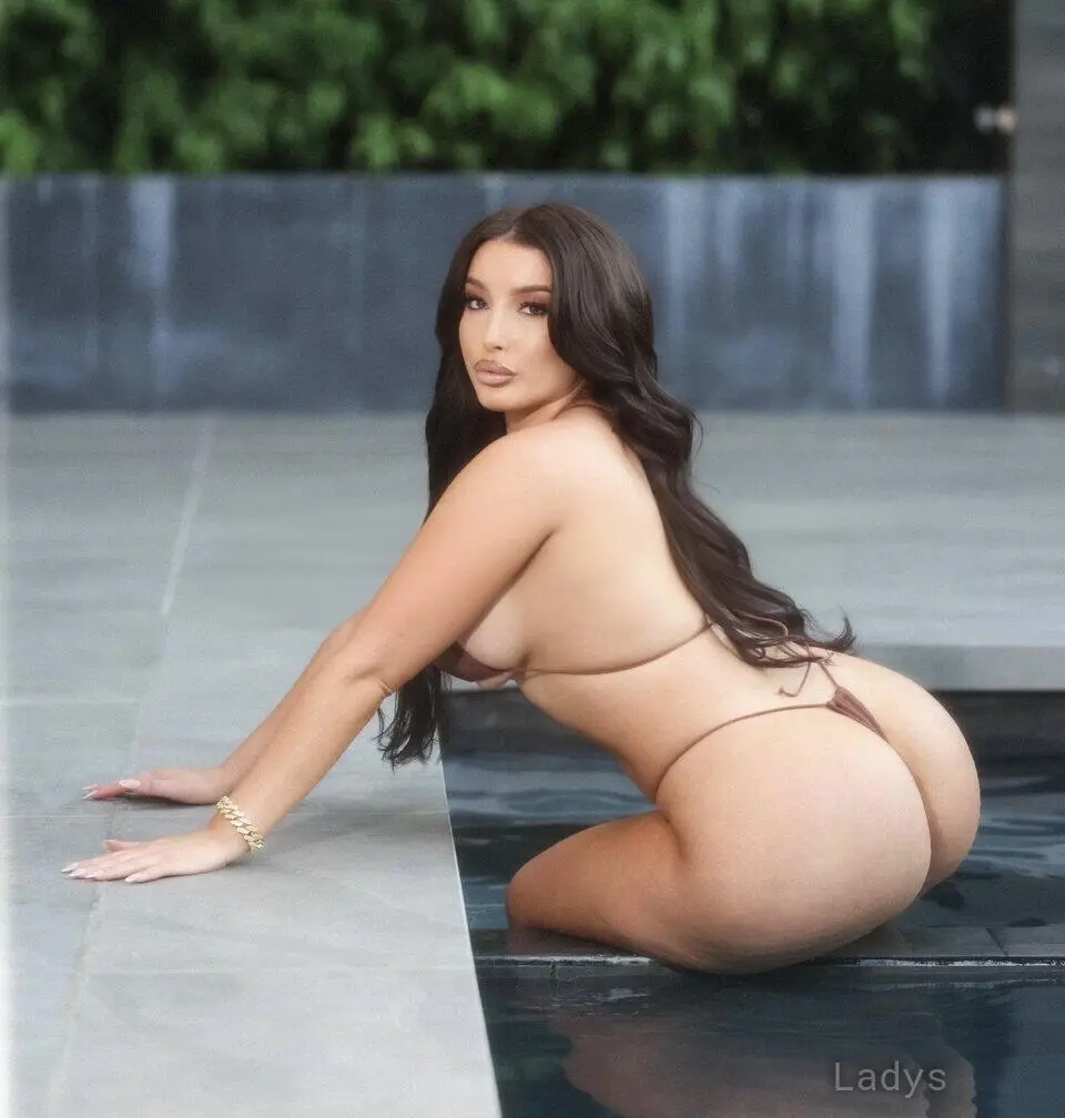 Miss Kimberly, 27 years beautiful nude San Diego escorts girl, height 165 sm, Weight 73 kg