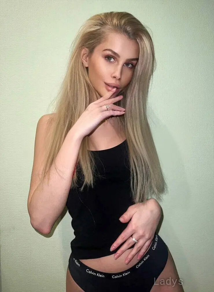 Rita, 25 years beautiful nude San Diego escorts girl, height 174 sm, Weight 50 kg