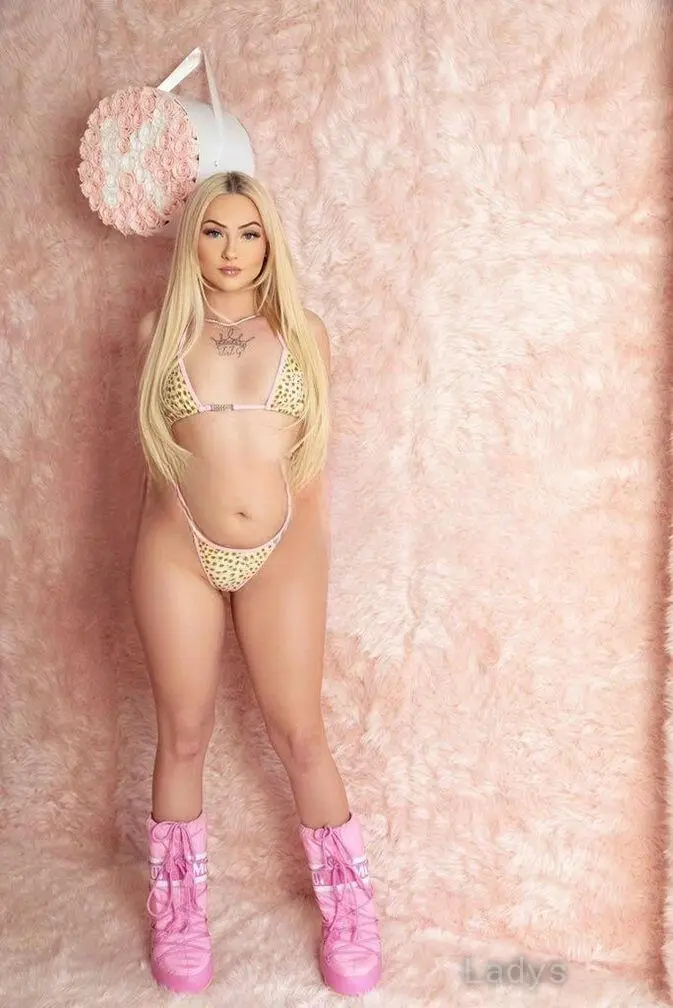 Skye, 21 years beautiful nude San Diego escorts girl, height 168 sm, Weight 60 kg