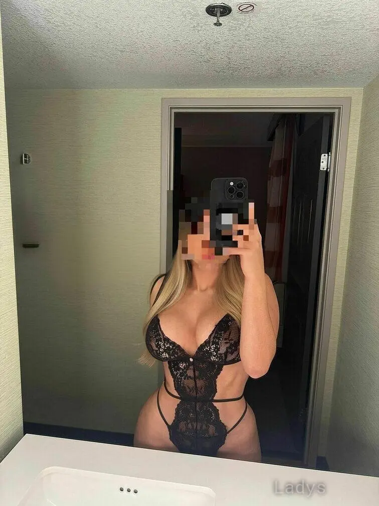 Sofia, 22 years beautiful nude San Diego escorts girl, height 160 sm, Weight 50 kg