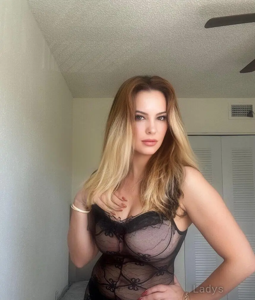 Sofia, 30 years beautiful nude San Diego escorts girl, height 175 sm, Weight 57 kg