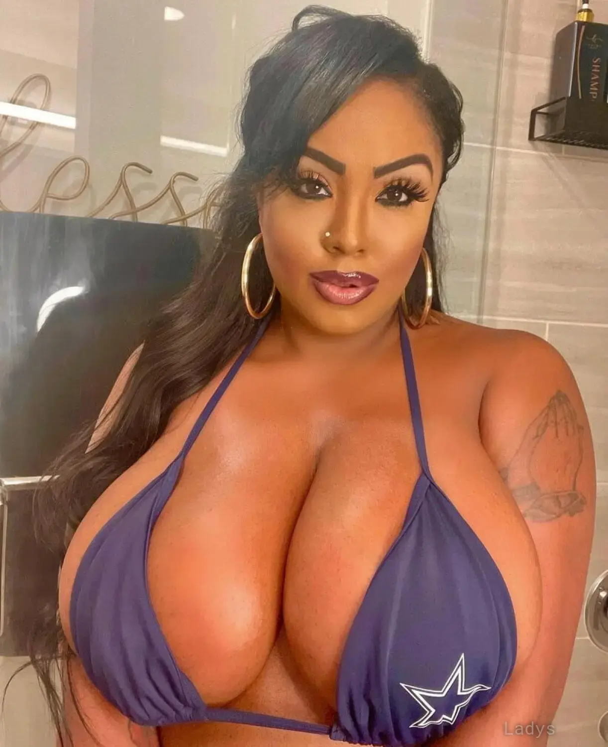 SUPERSTAR LAYTON BENTON, 28 years beautiful nude San Diego escorts girl, height 169 sm, Weight 80 kg