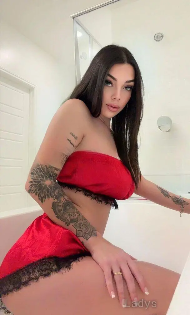 Vale Bell, 24 years beautiful nude San Diego escorts girl, height 164 sm, Weight 68 kg
