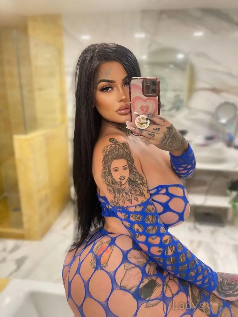 Valentine Vixen, 24 years beautiful nude San Diego escorts girl, height 155 sm, Weight 74 kg