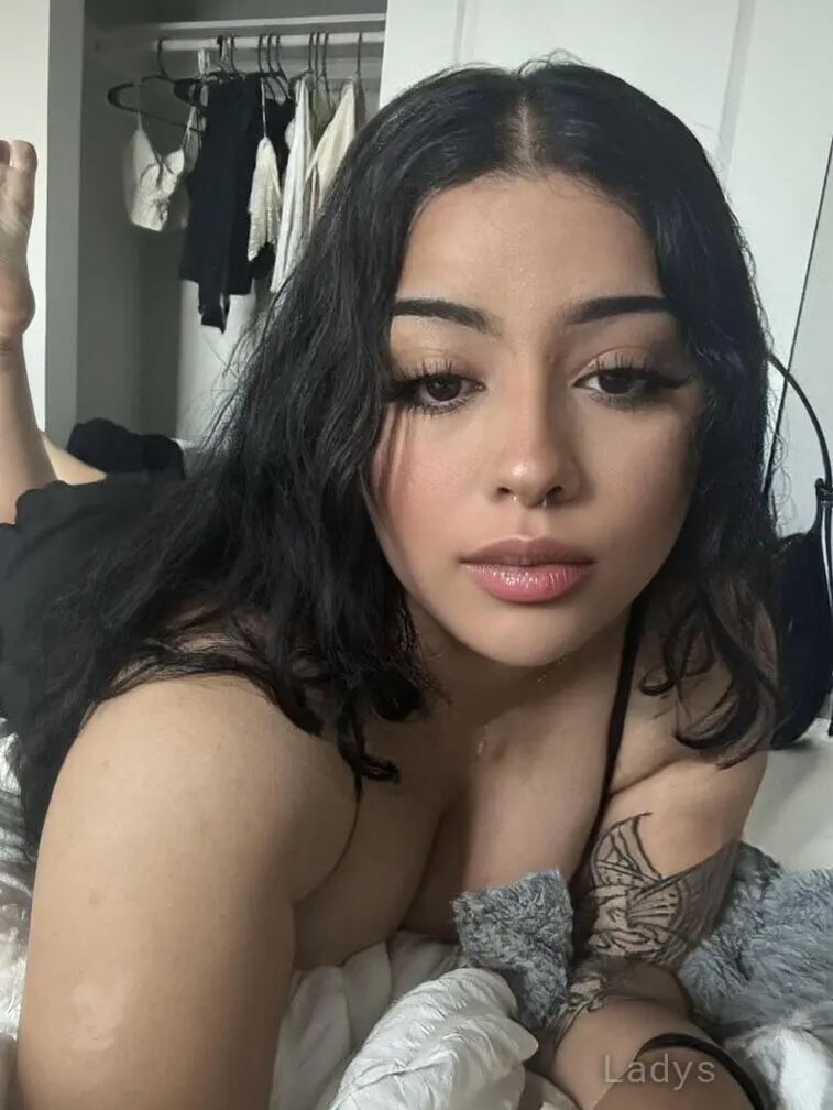 Zara, 22 years beautiful nude San Diego escorts girl, height 157 sm, Weight 73 kg
