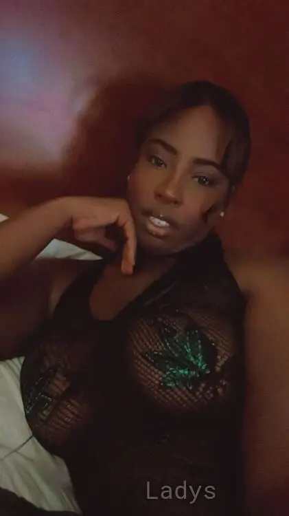 ChocolateHoney23, 27 years beautiful nude San Fernando Valley escorts girl, height 180 sm, Weight 60 kg
