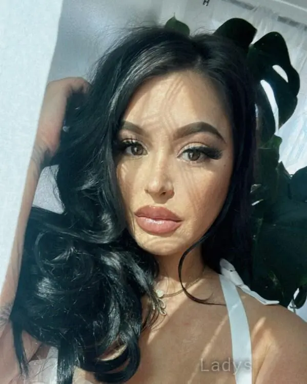 Givemelove, 25 years beautiful nude San Fernando Valley escorts girl, height 162 sm, Weight 60 kg