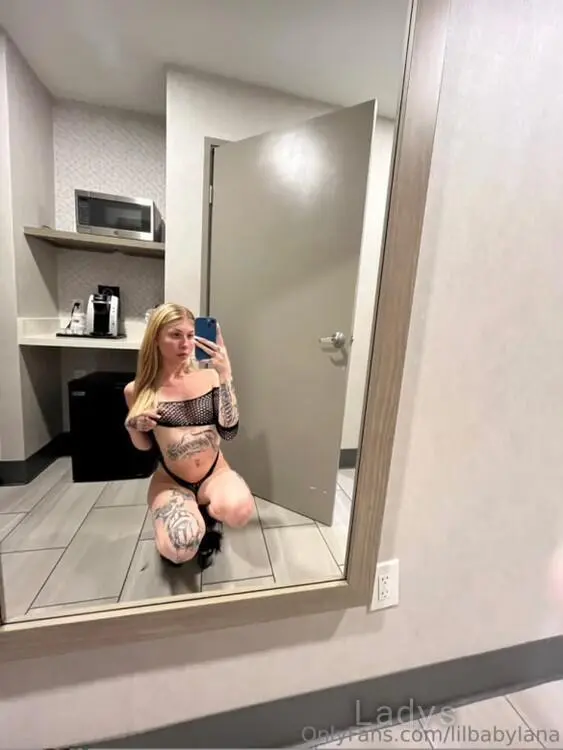 LexiLove559, 21 years beautiful nude San Fernando Valley escorts girl, height 162 sm, Weight 55 kg