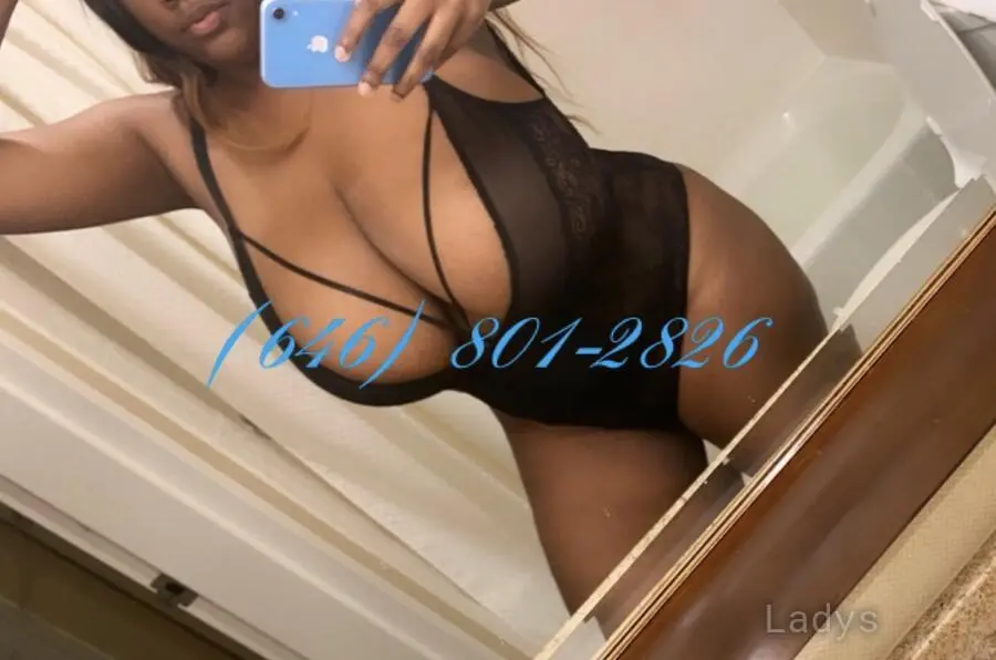 MsNiyahGriffin, 25 years beautiful nude San Fernando Valley escorts girl, height 166 sm, Weight 70 kg
