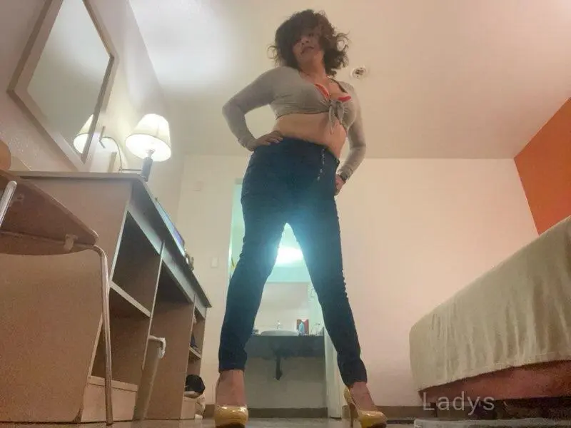 Serena_EagkeRock, 49 years beautiful nude San Fernando Valley escorts girl, height 163 sm, Weight 60 kg