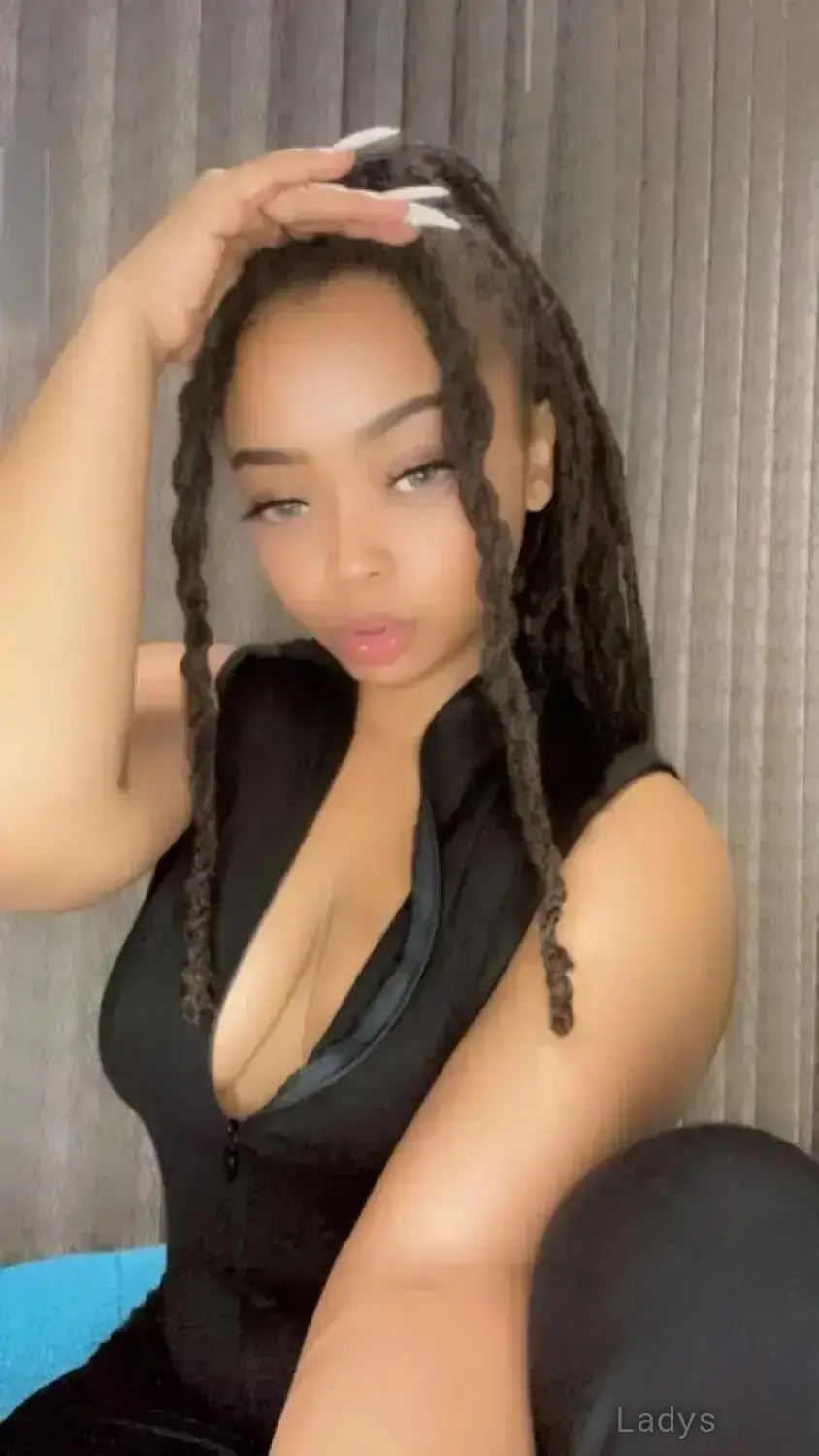 LEONIE BAILEY, 22 years old San Francisco escort girl with big tits, height 148 sm, Weight 57 kg