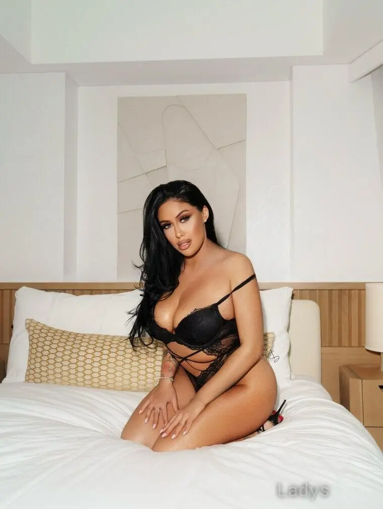 Carmen James, 26 years beautiful nude San Francisco escorts girl, height 160 sm, Weight 59 kg