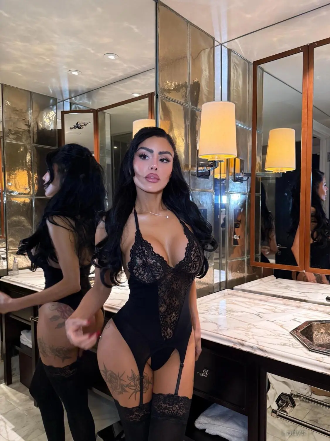 Chloe Saxon, 40 years beautiful nude San Francisco escorts girl, height 163 sm, Weight 60 kg