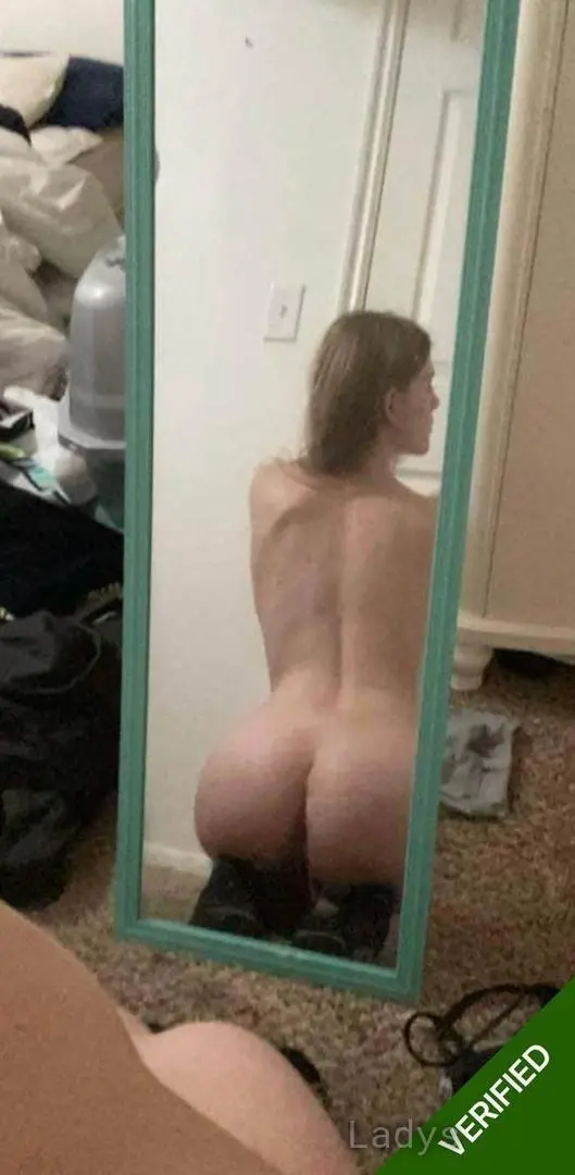Horny lady ready to satisfy you, 26 years beautiful nude San Francisco escorts girl, height 154 sm, Weight 75 kg