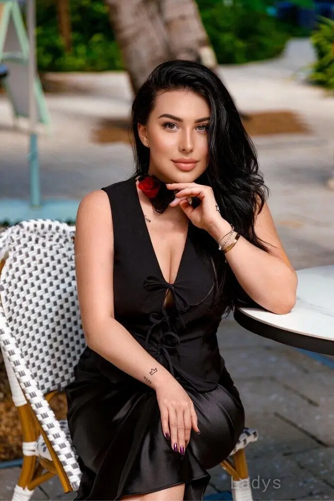Laura, 23 years beautiful nude San Francisco escorts girl, height 165 sm, Weight 57 kg