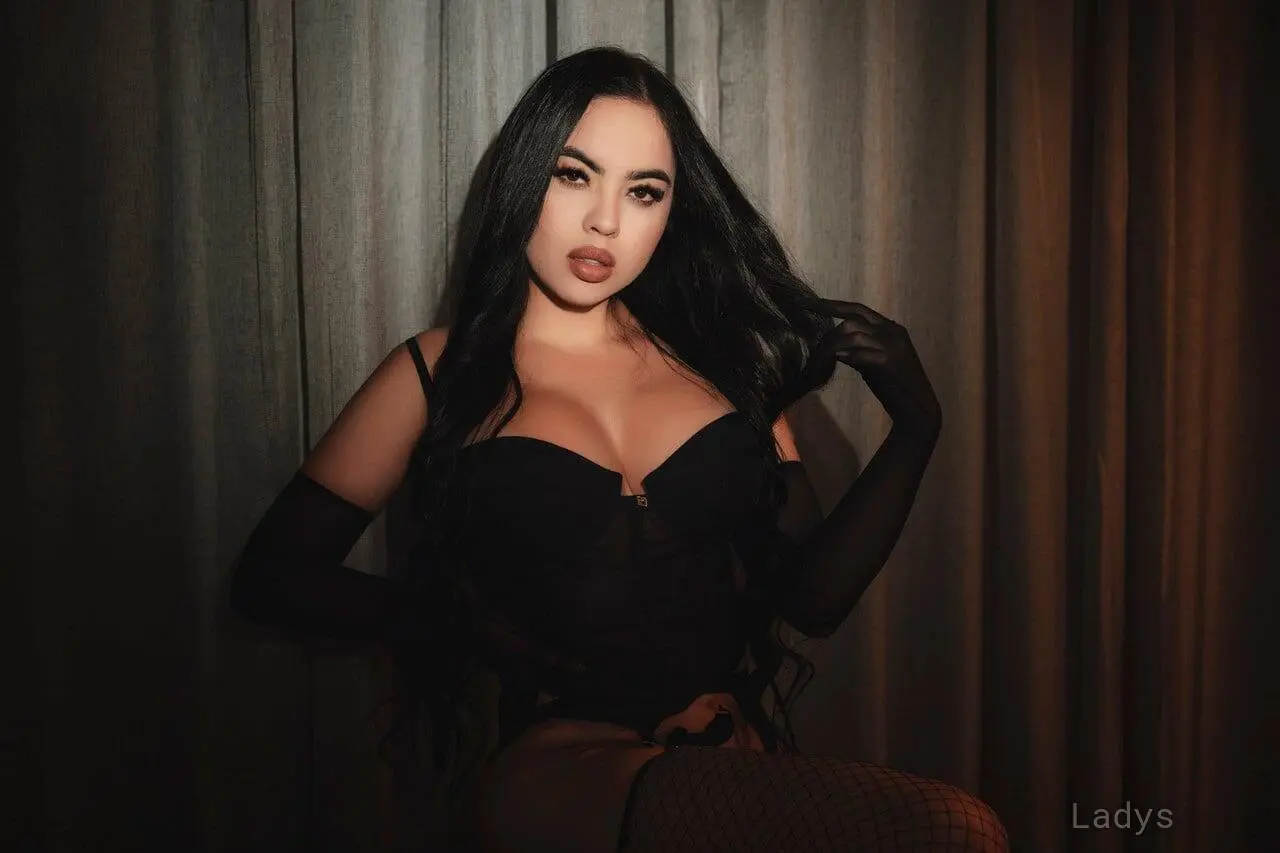 Michelle Romanis, 30 years old San Jose escort girl with big tits, height 152 sm, Weight 50 kg
