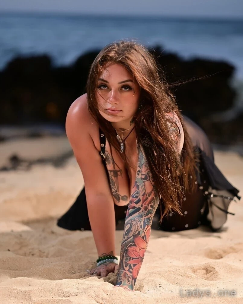 LUXURIOUS LARUE, 21 years beautiful nude San Jose escorts girl, height 170 sm, Weight 81 kg