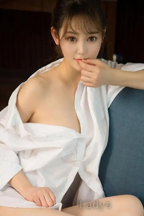 Aikono, 29 years beautiful nude San Remo escorts girl, height 173 sm, Weight 54 kg