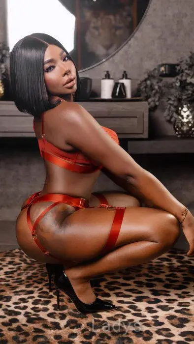 Salome, 26 years beautiful nude Santiago de Chile escorts girl, height 170 sm, Weight 55 kg