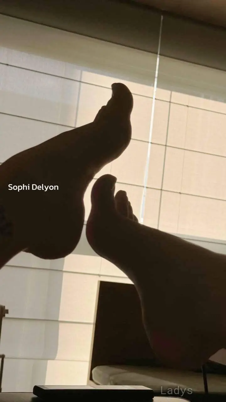Sophi Delyon, 26 years old Sao Paulo escort girl with big tits, height 160 sm, Weight 58 kg