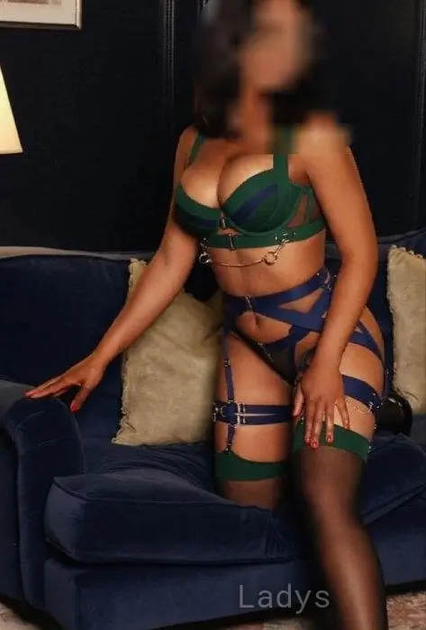 Tessy Chevalier, 34 years beautiful nude Sao Paulo escorts girl, height 165 sm, Weight 59 kg