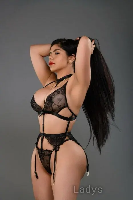 Pamela, 29 years beautiful nude Sarandë escorts girl, height 166 sm, Weight 63 kg