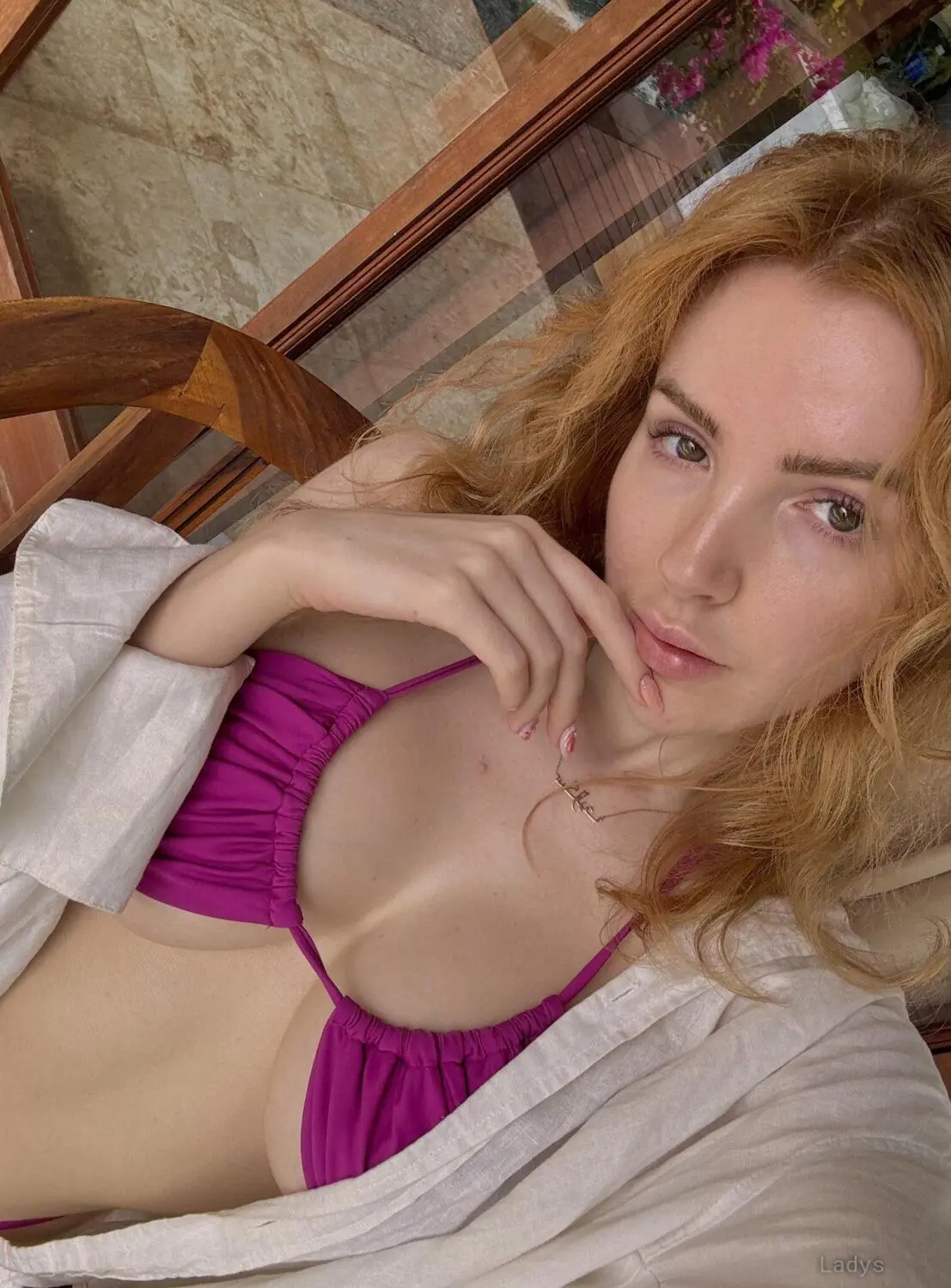 Laura, 27 years beautiful nude Sarcelles escorts girl, height 170 sm, Weight 55 kg