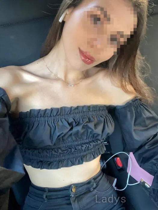 Amanda, 25 years beautiful nude Sardinia escorts girl, height 175 sm, Weight 52 kg