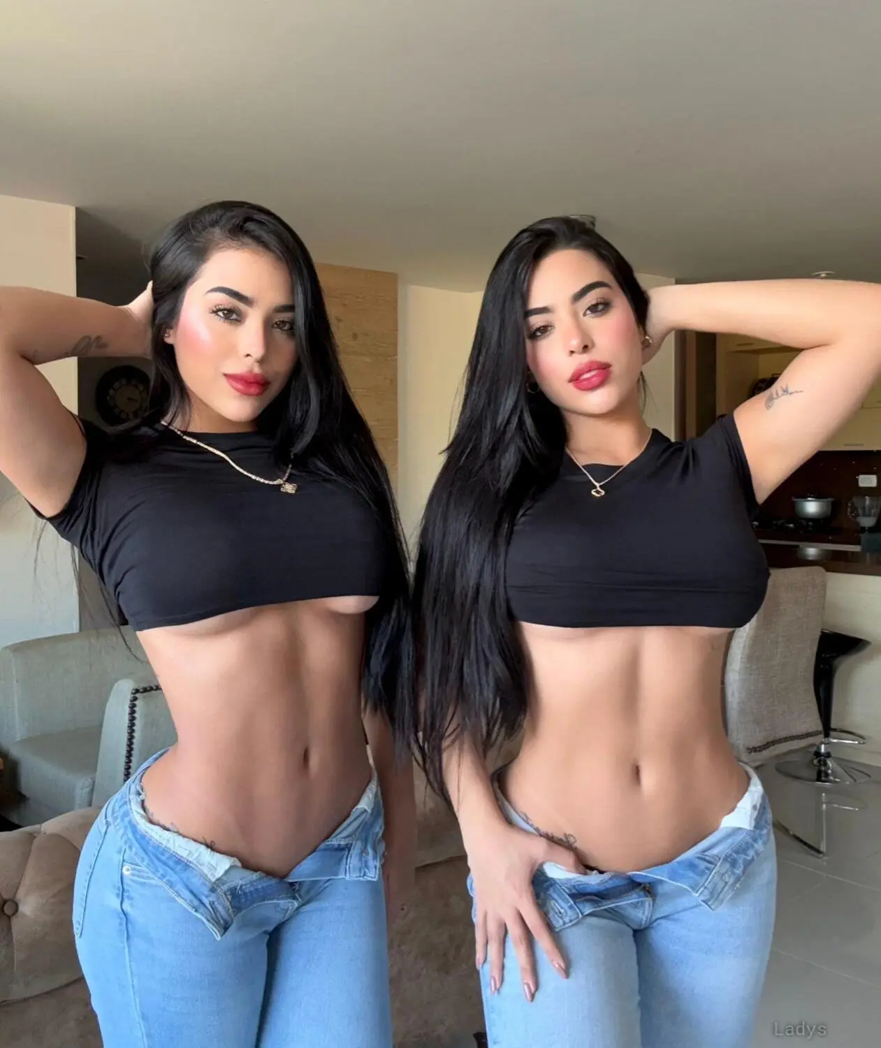 Abello Twins, 25 years old Seattle escort girl with big tits, height 162 sm, Weight 61 kg