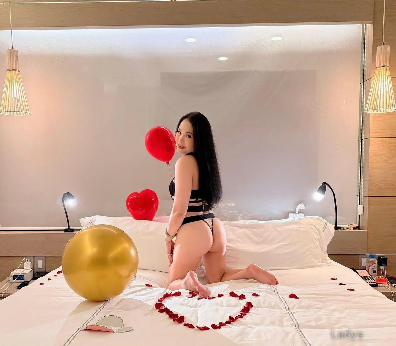 Mimilove, 30 years old Seattle escort girl with big tits, height 173 sm, Weight 49 kg