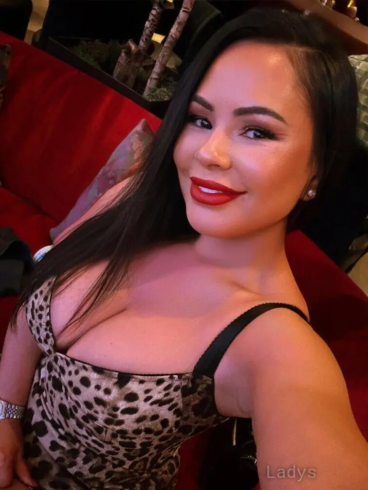 Amber, 35 years beautiful nude Seattle escorts girl, height 156 sm, Weight 57 kg