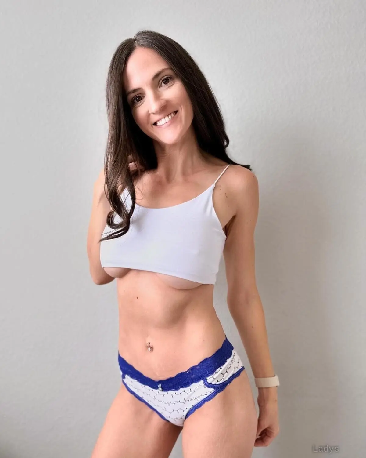 Aunna Harris, 27 years beautiful nude Seattle escorts girl, height 170 sm, Weight 53 kg