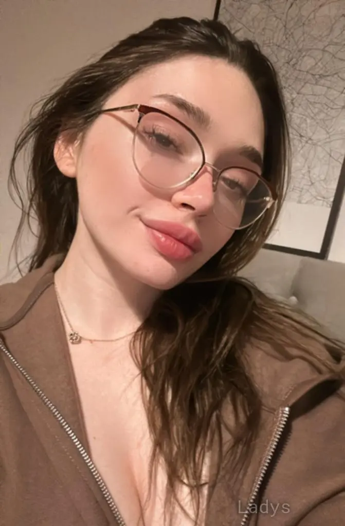 COME TO ME FOR A SEXY RUB DOWN, 25 years beautiful nude Seattle escorts girl, height 157 sm, Weight 55 kg