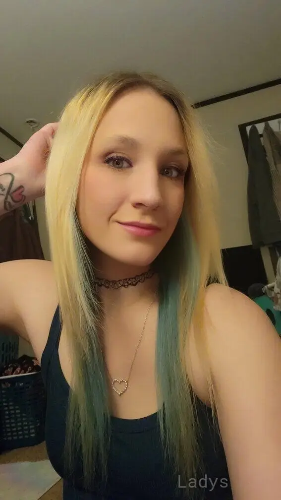 Emilyo, 24 years beautiful nude Seattle escorts girl, height 161 sm, Weight 59 kg