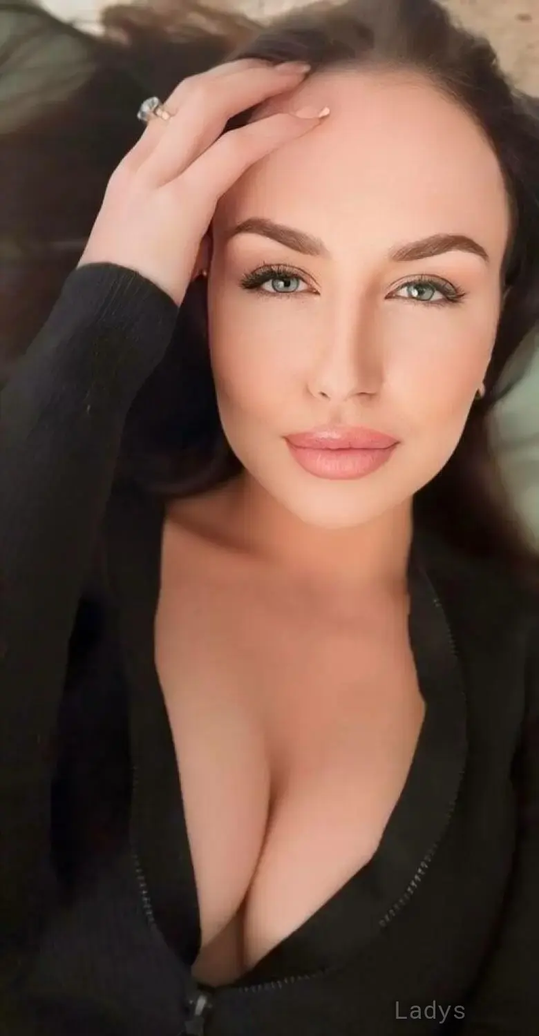 FIONA, 23 years beautiful nude Seattle escorts girl, height 170 sm, Weight 52 kg